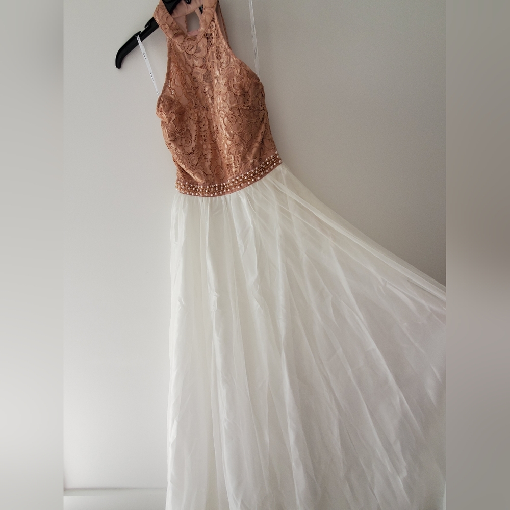 NWT LACE TULLE PROM DRESS SIZE 5